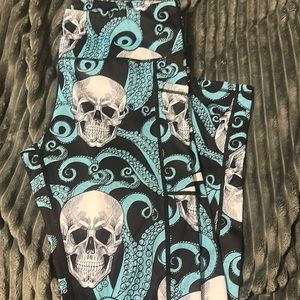 New CVG leggings size large